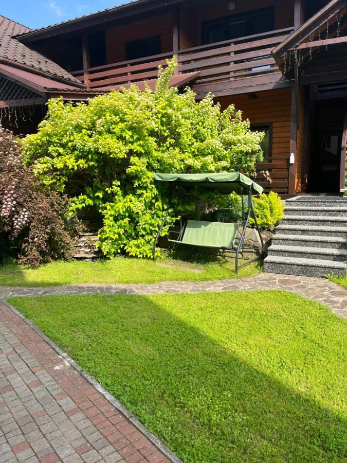 Central Courtyard 斯拉夫西克 外观 照片