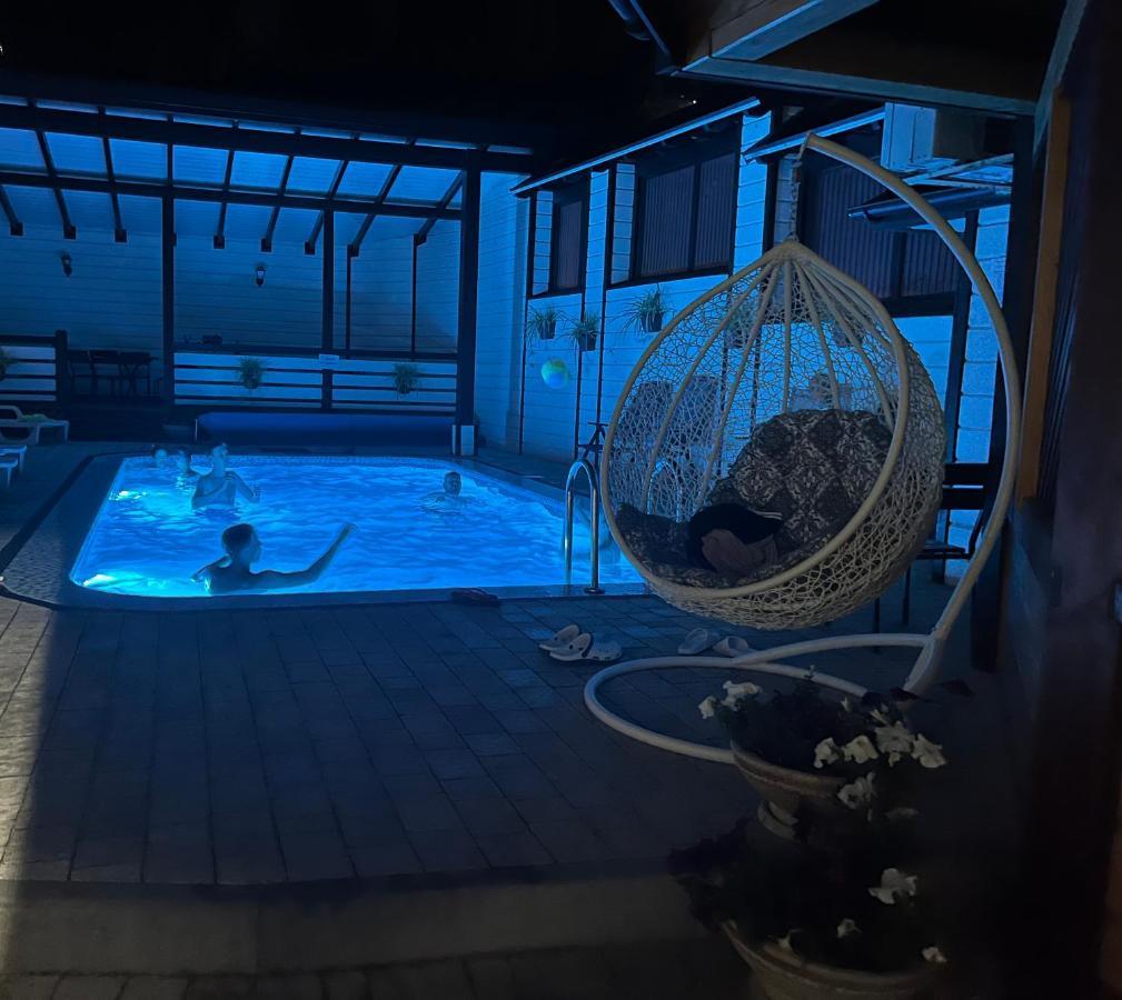 Central Courtyard 斯拉夫西克 外观 照片